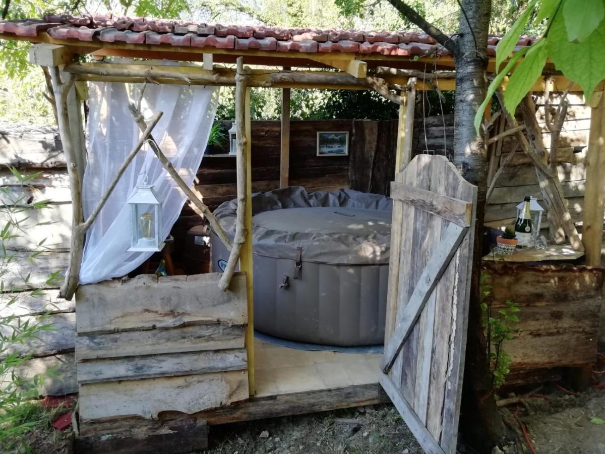 La Cabane Des Trappeurs Crépy-en-Valois Exterior foto